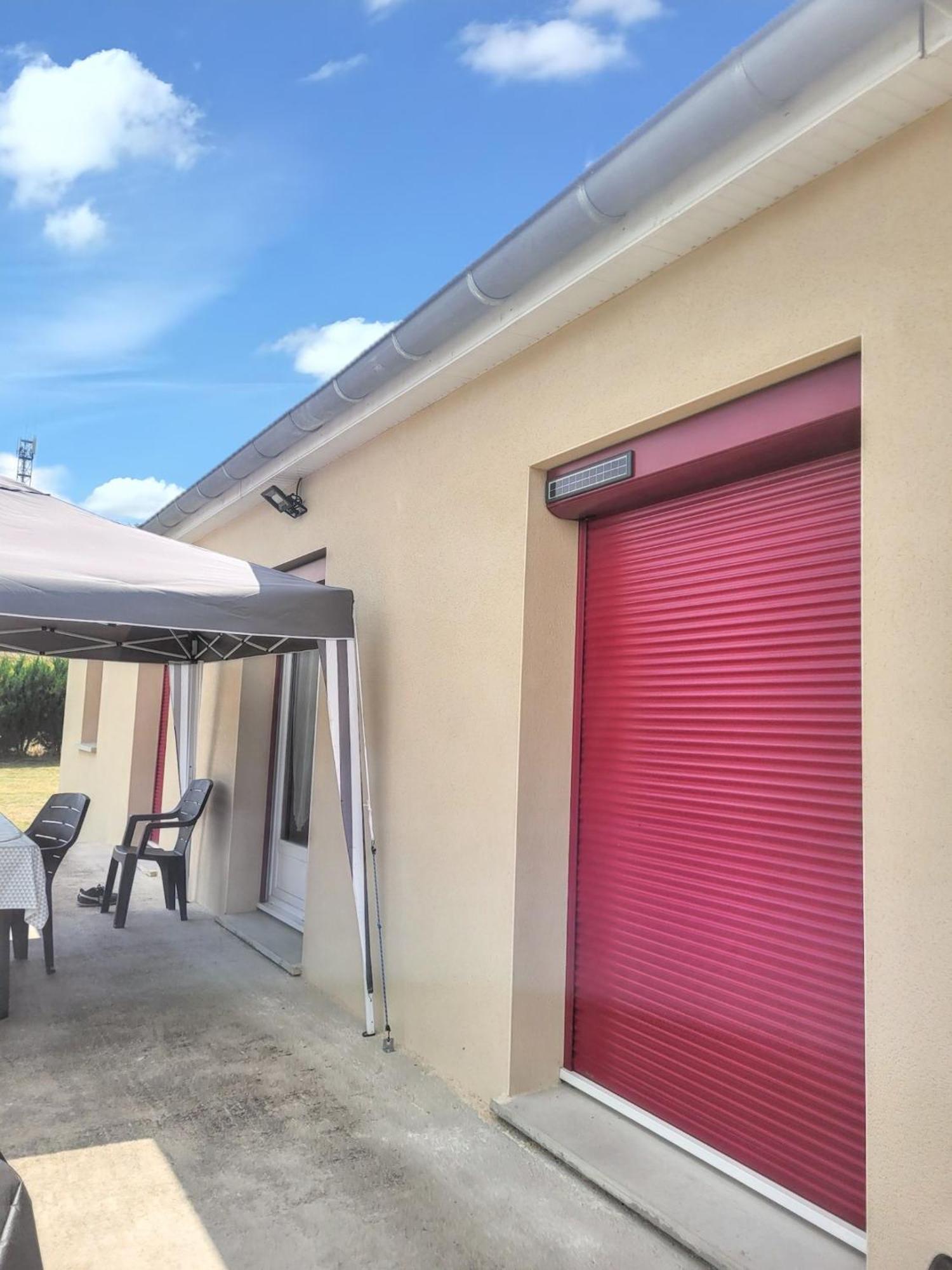Maison Chaleureuse A Sully Avec Vue Sur La Montagne Luaran gambar